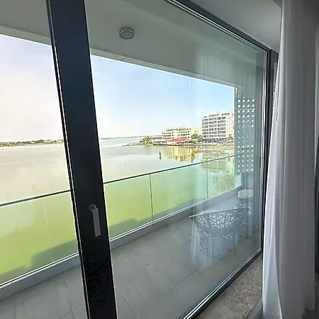 On Mamaia