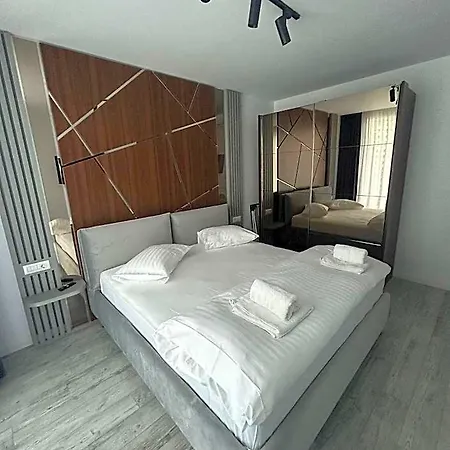 Apartahotel On 3*